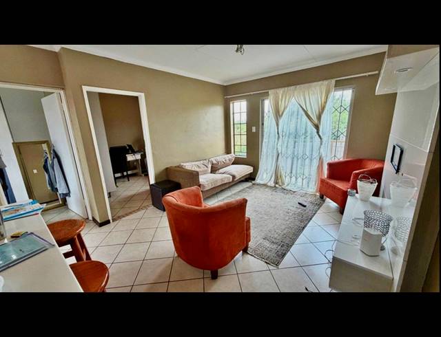 3 BEDROOM TOWNHOUSE FOR SALE IN EQUESTRIA